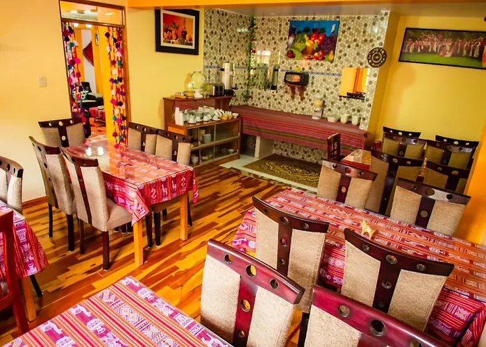 In - Intitambo Three Star With Panoramic View Of The Mountains Ollantaytambo