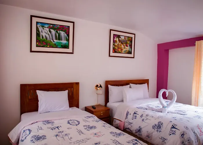 In - Intitambo Three Star With Panoramic View Of The Mountains Ollantaytambo